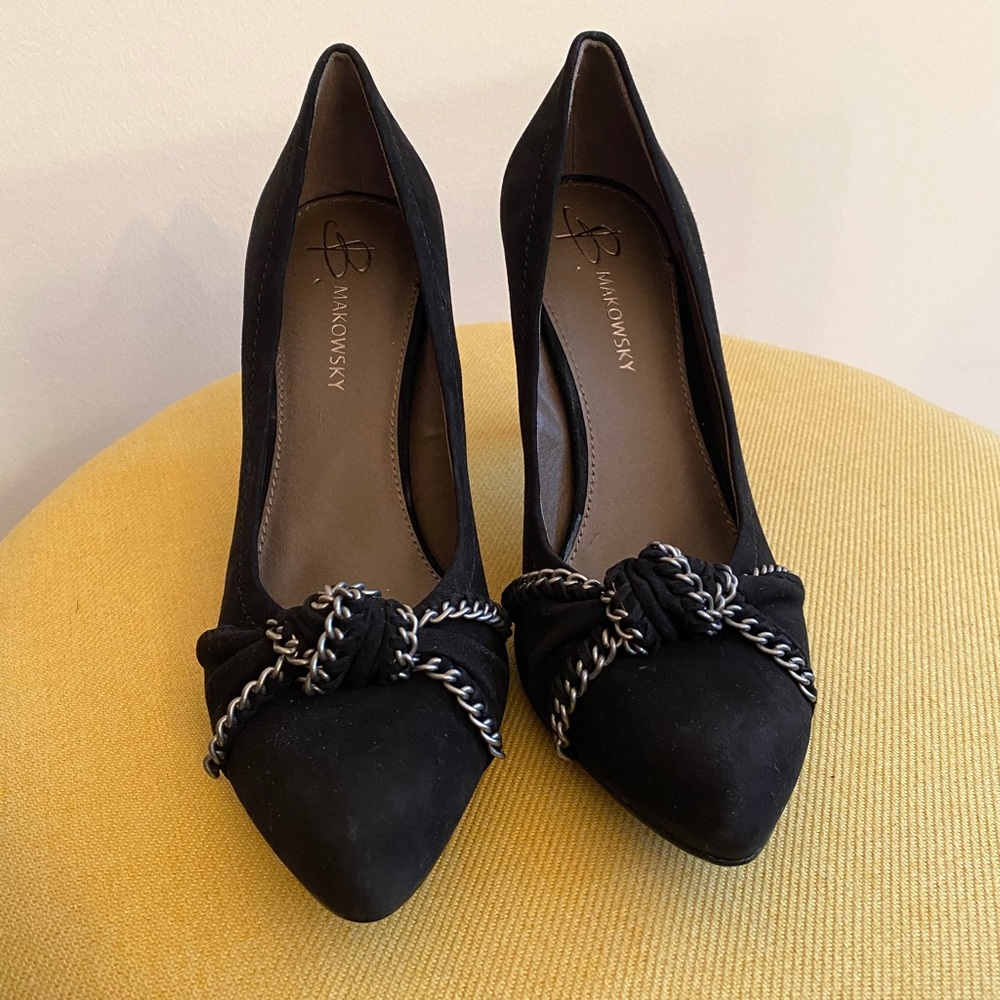 B Makoswsky “Karly” Black Suede Pumps Sz 8